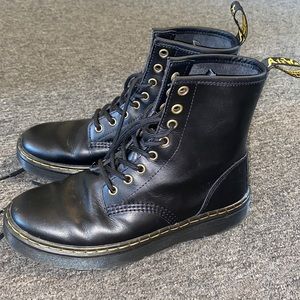 Dr marten air wair size 6 us women’s